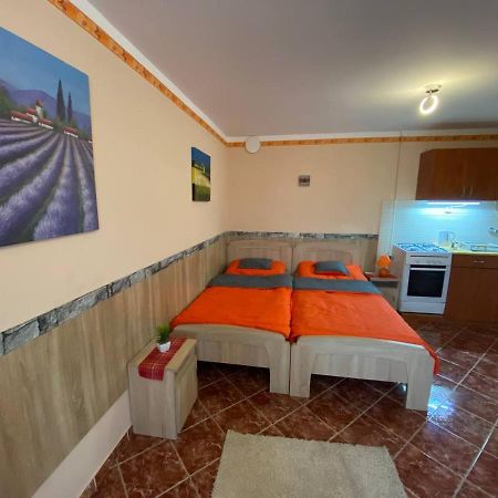 Hajdúszoboszló Hajnal Apartman מראה חיצוני תמונה