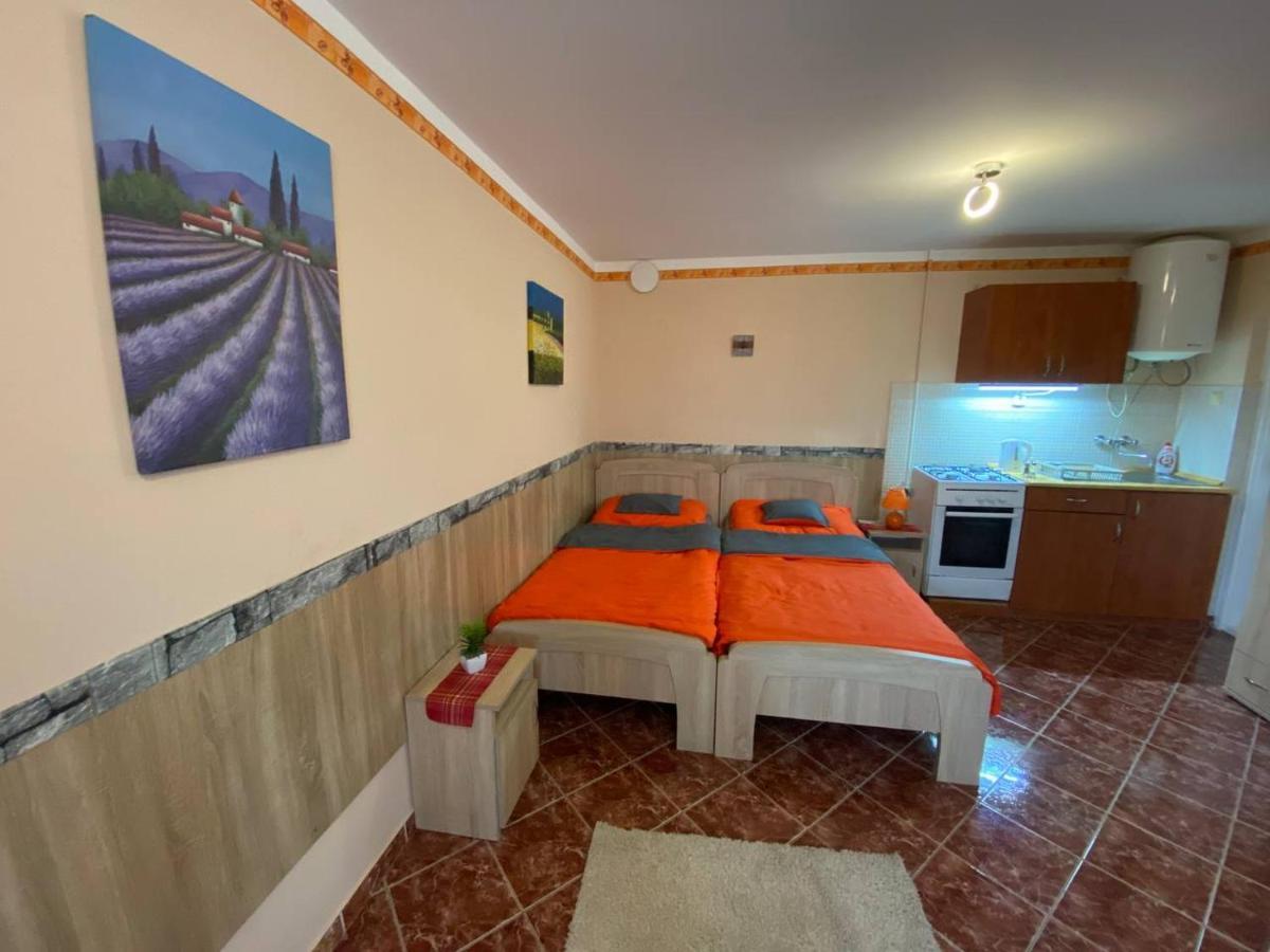Hajdúszoboszló Hajnal Apartman מראה חיצוני תמונה