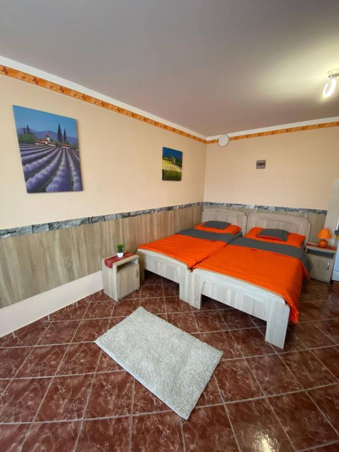 Hajdúszoboszló Hajnal Apartman מראה חיצוני תמונה