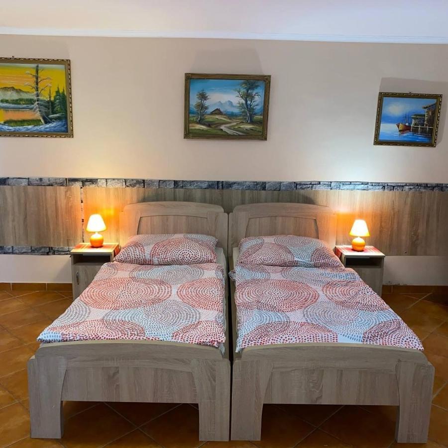 Hajdúszoboszló Hajnal Apartman מראה חיצוני תמונה