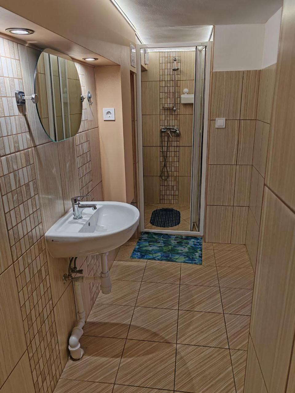Hajdúszoboszló Hajnal Apartman מראה חיצוני תמונה