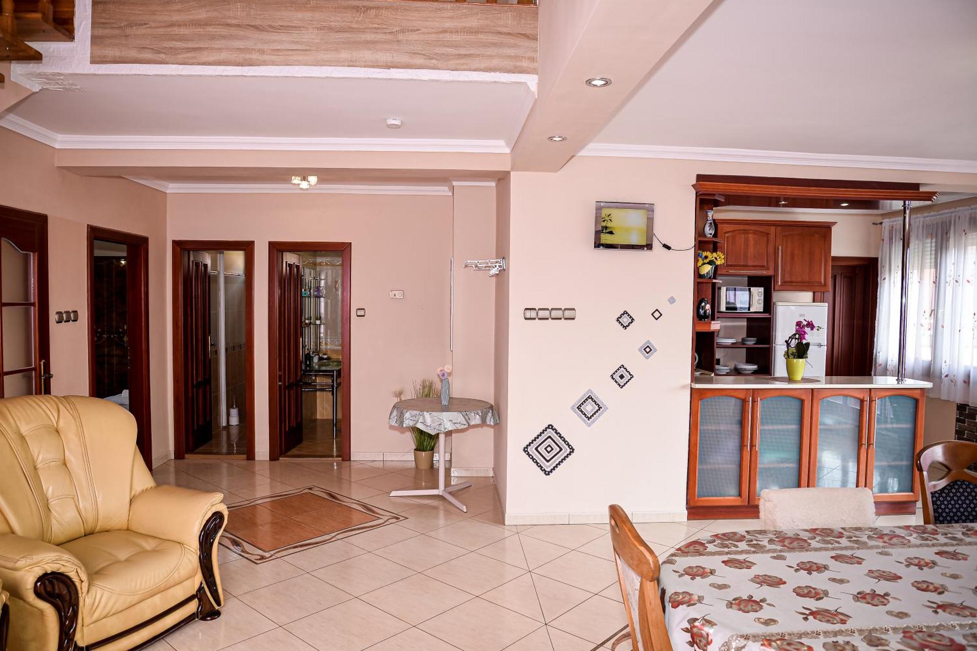 Hajdúszoboszló Hajnal Apartman מראה חיצוני תמונה